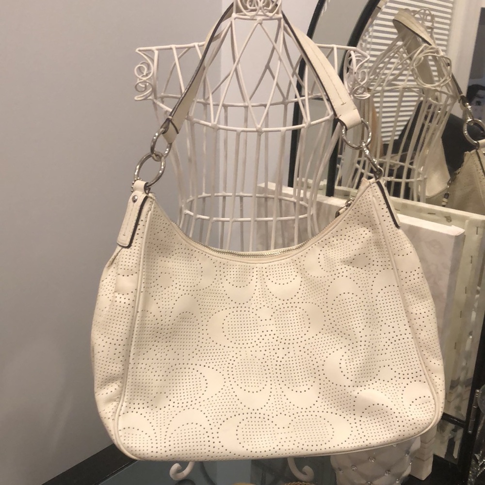 Authentic Coach Medium Sized Handbag Euc - image 2